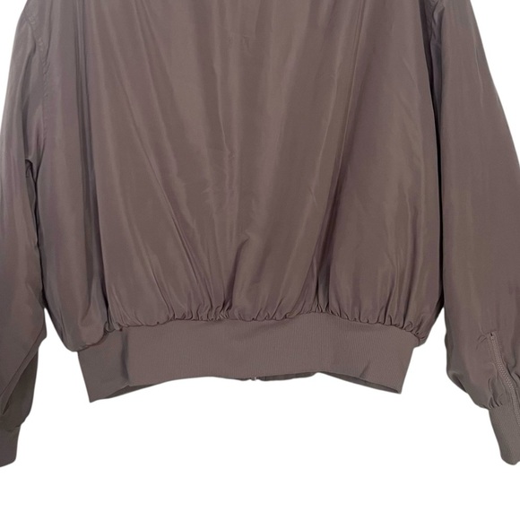 Alo Yoga Tan Taupe Ivory Faux Fur Lined Urbanite Bomber Jacket Medium - Picture 6 of 15